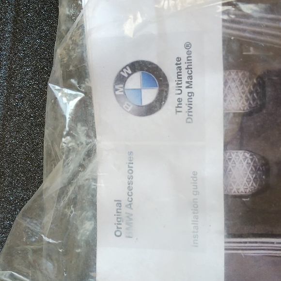 BMW factory floor mat,passenger side only,oyster gray,2004 325ci,New fastners - Picture 9 of 13